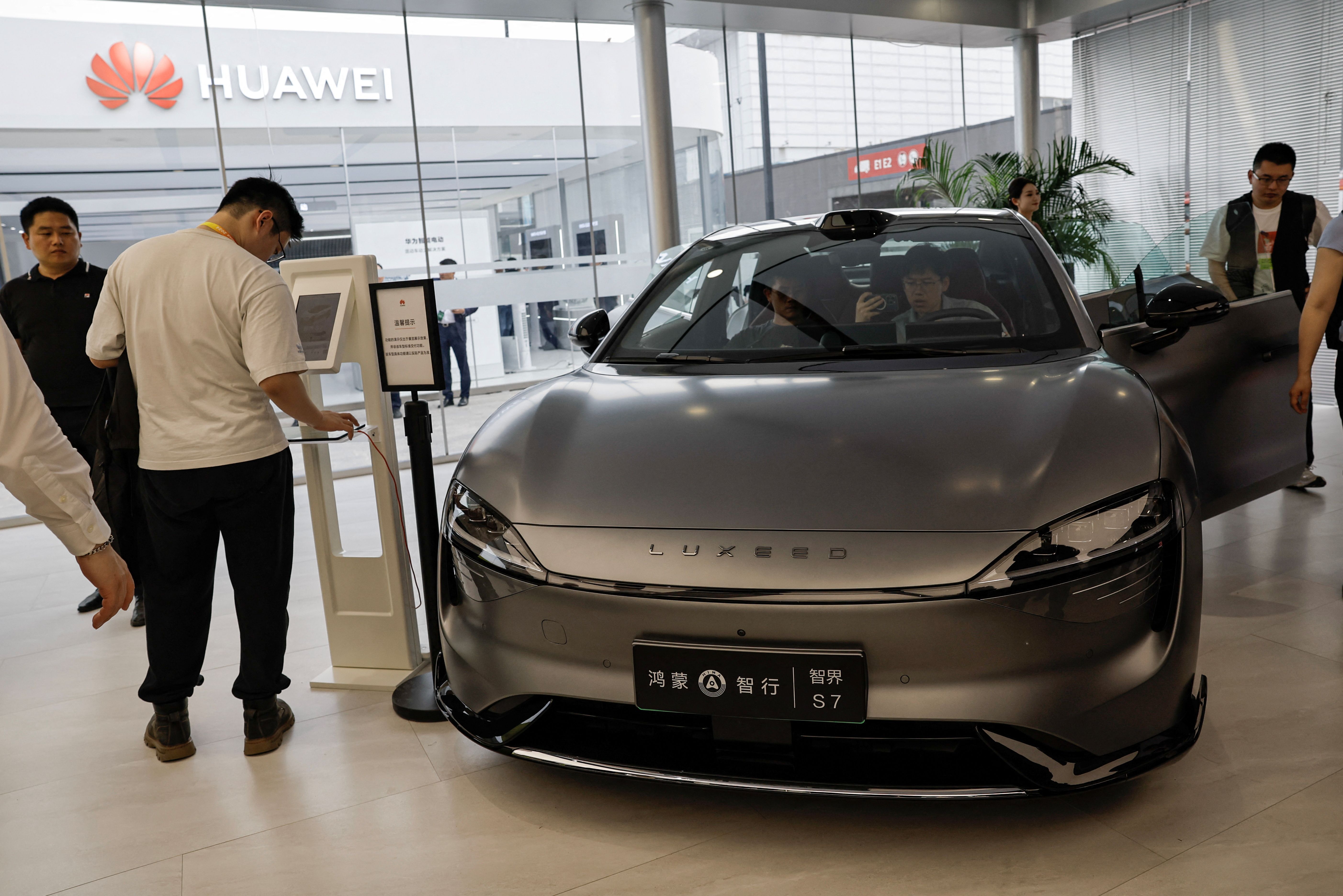 Tecnologia automotiva da Huawei é destaque no Salão do Automóvel de Pequim